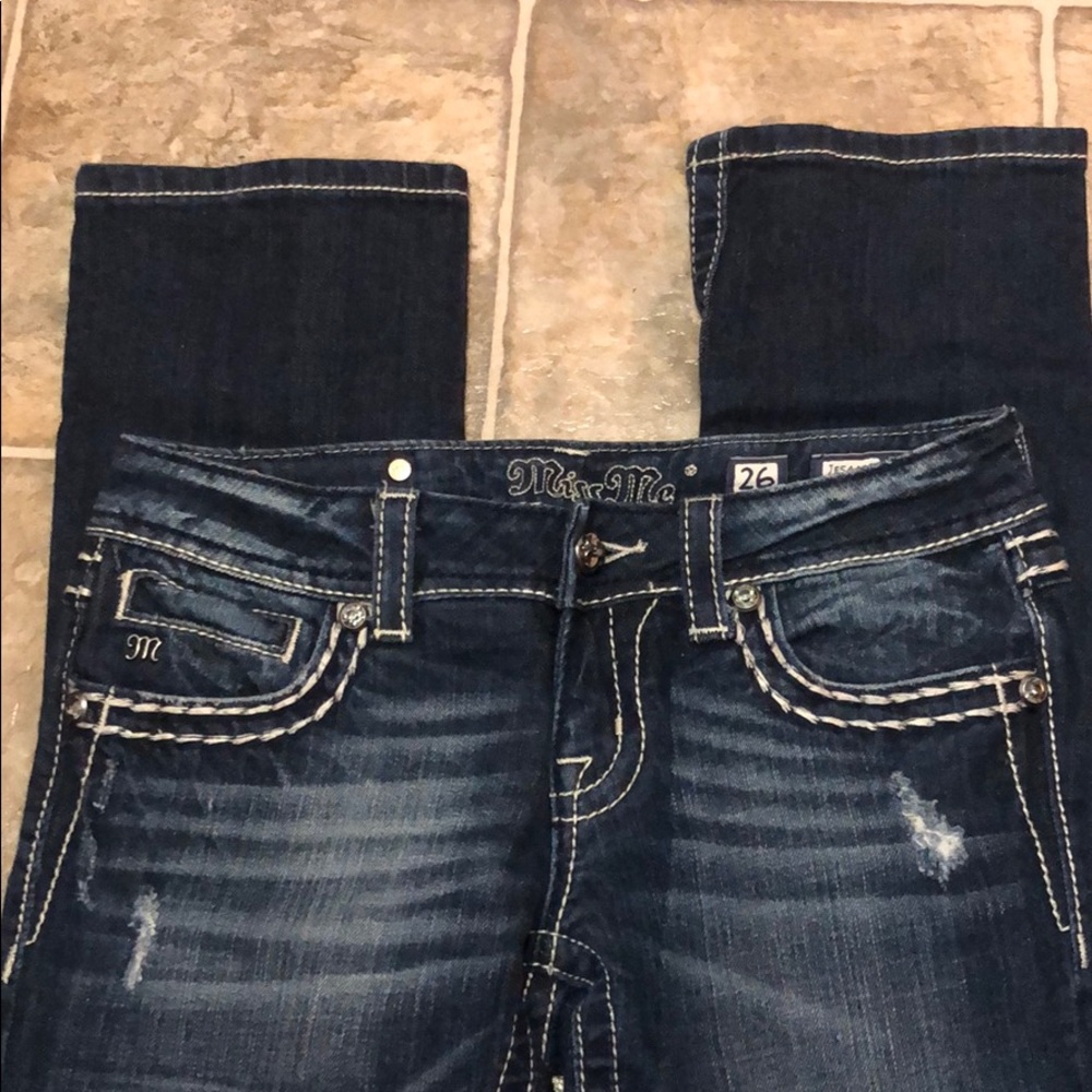 Miss Me capris with distress and details